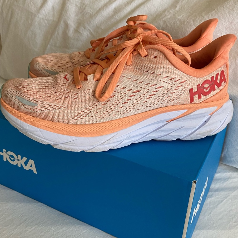 Hoka One One Clifton 8 size 8B women’s shoes